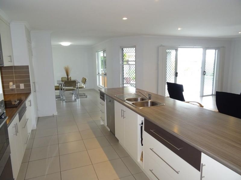 5 Riordan Place, Kellys Beach, Bargara QLD 4670