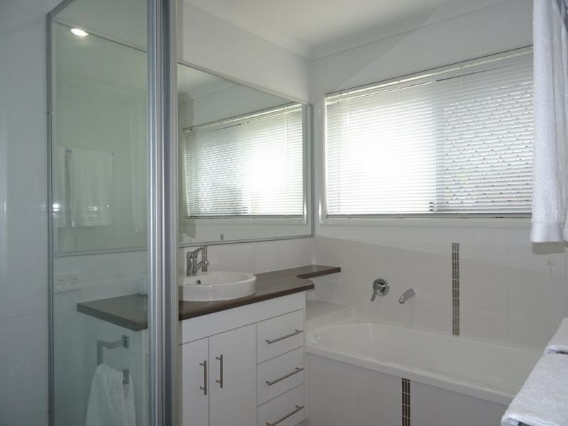 5 Riordan Place, Kellys Beach, Bargara QLD 4670