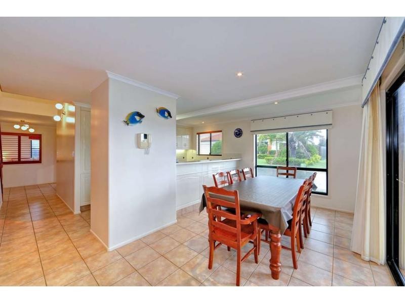 22 Chantelle Circuit, Coral Cove QLD 4670