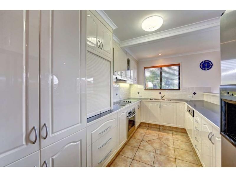 22 Chantelle Circuit, Coral Cove QLD 4670