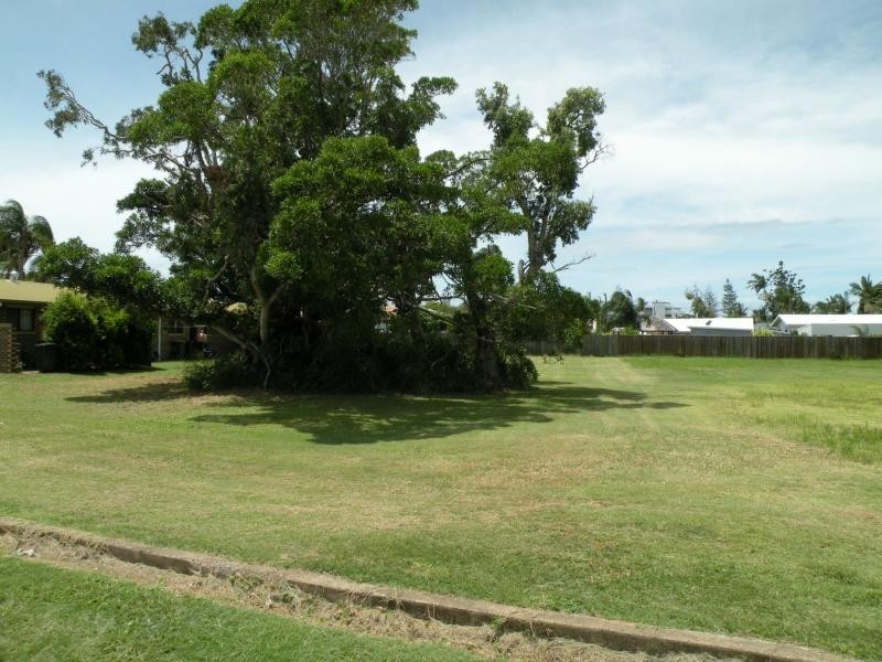 32 Tanner Street, Bargara QLD 4670