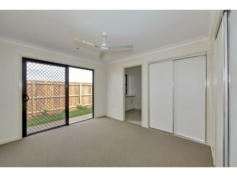 Villa 1/6 Backhill Drive, Coral Cove QLD 4670