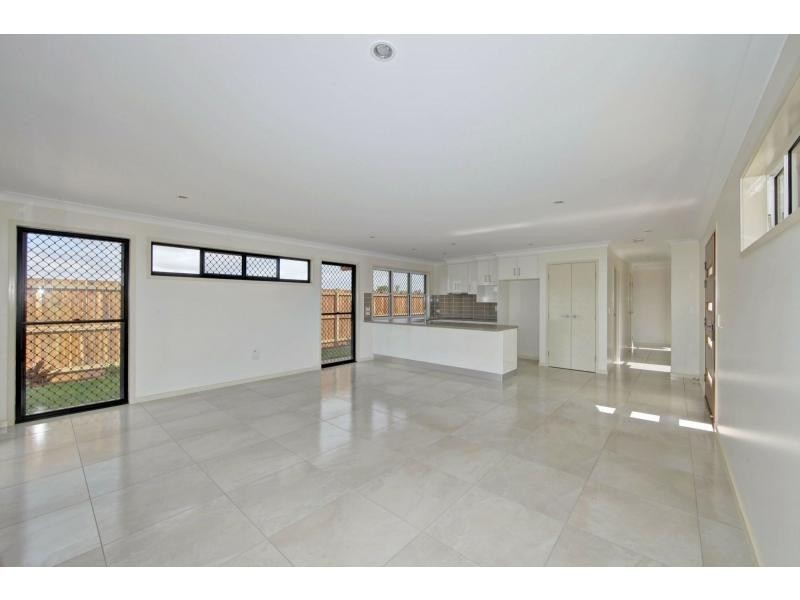Villa 1/6 Backhill Drive, Coral Cove QLD 4670