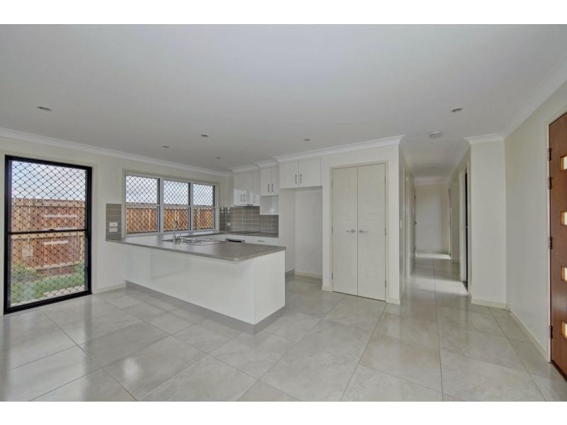 Villa 1/6 Backhill Drive, Coral Cove QLD 4670