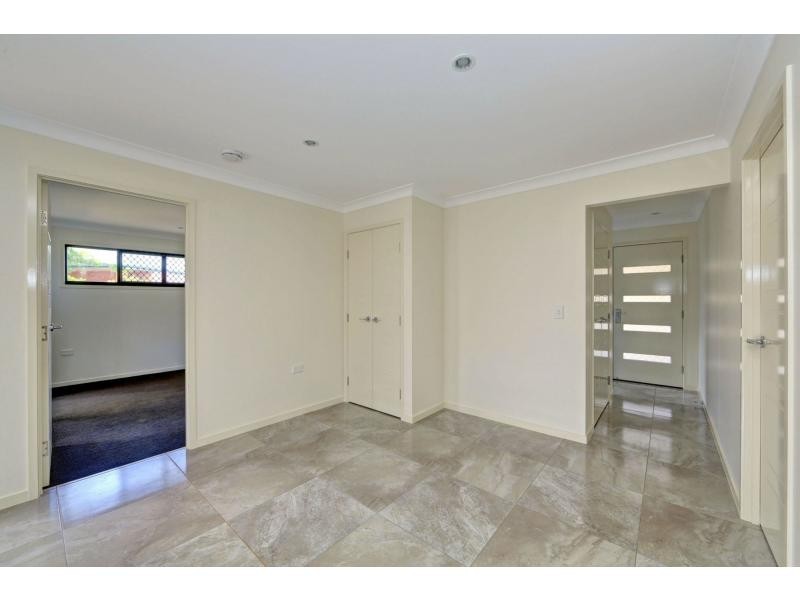 Duplex 9/6 Backhill Drive, Coral Cove QLD 4670