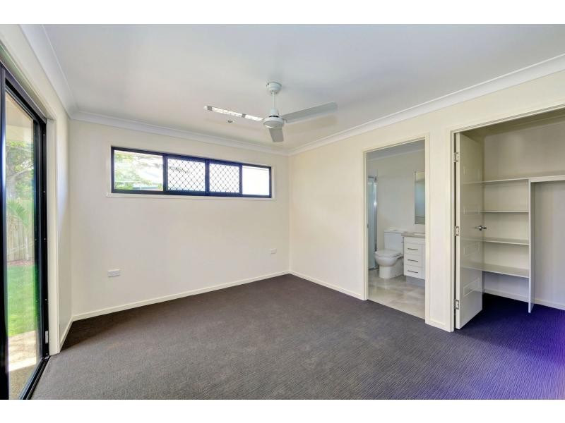 Duplex 9/6 Backhill Drive, Coral Cove QLD 4670