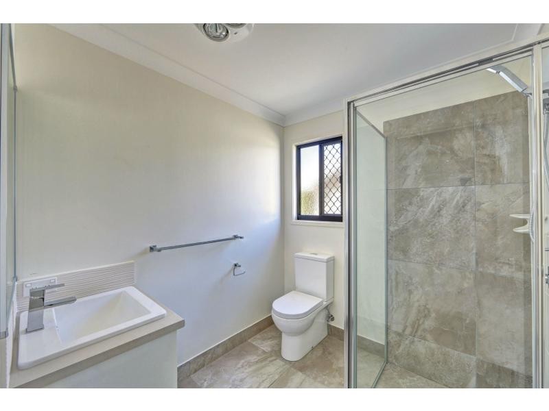 Duplex 9/6 Backhill Drive, Coral Cove QLD 4670