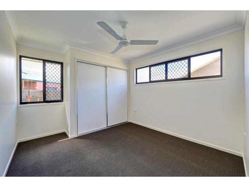 Duplex 9/6 Backhill Drive, Coral Cove QLD 4670