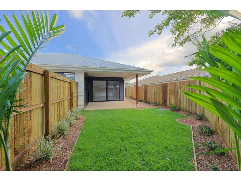 Duplex 9/6 Backhill Drive, Coral Cove QLD 4670