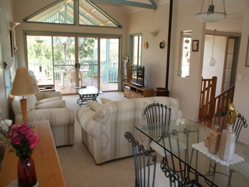 96 Davidson Street, Bargara QLD 4670