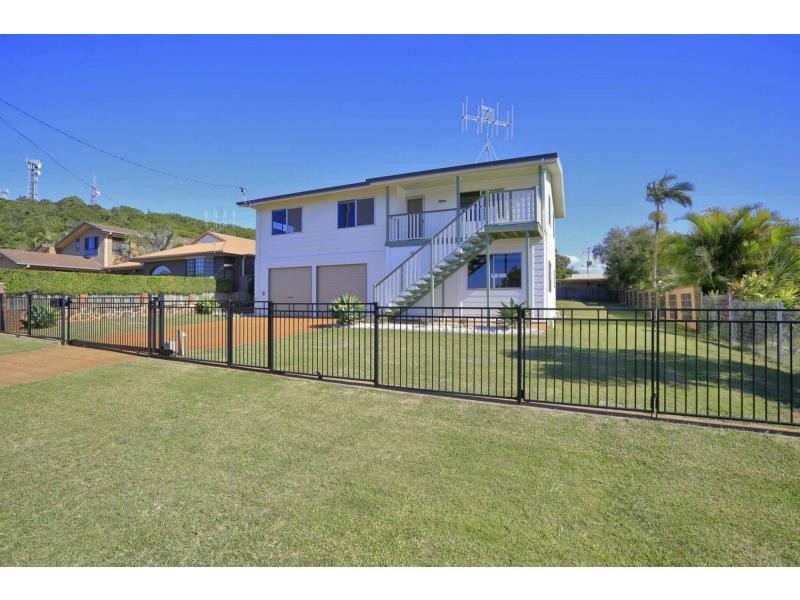 10 Rehbein Avenue, Qunaba QLD 4670