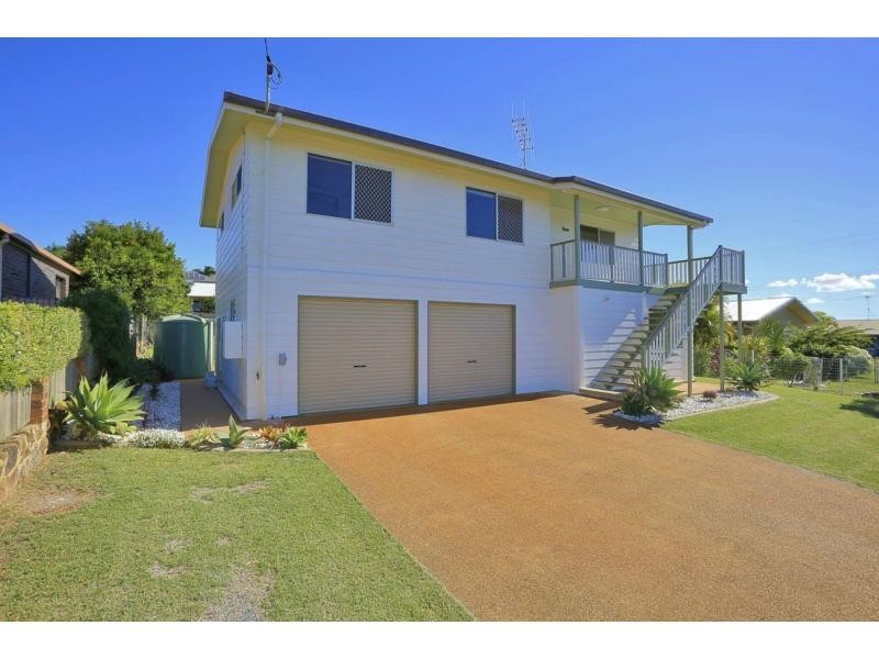 10 Rehbein Avenue, Qunaba QLD 4670