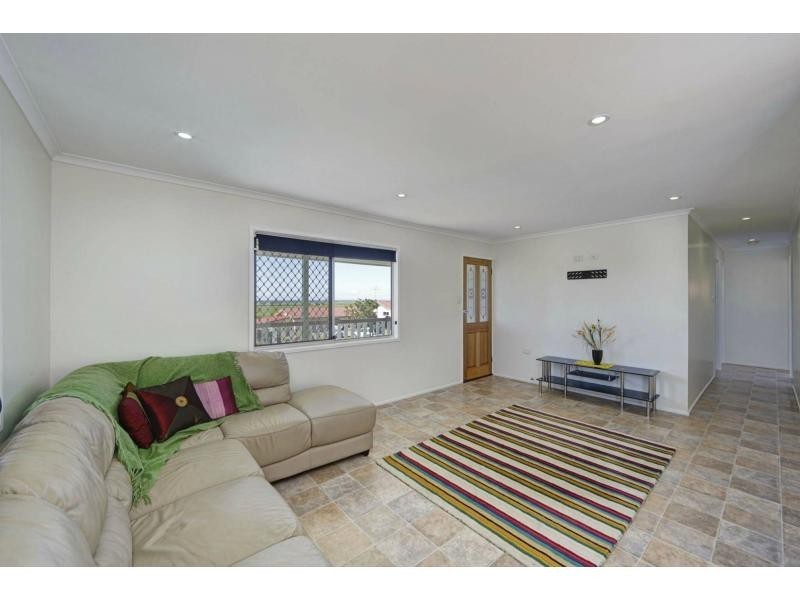 10 Rehbein Avenue, Qunaba QLD 4670