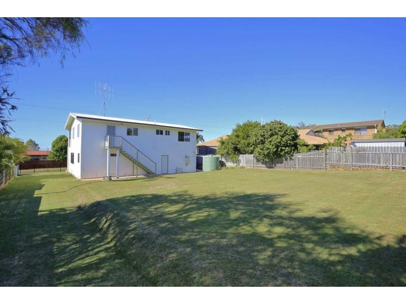10 Rehbein Avenue, Qunaba QLD 4670