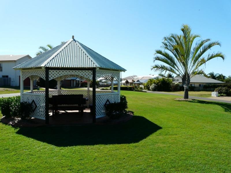 1 Robert John Circuit, Coral Cove QLD 4670