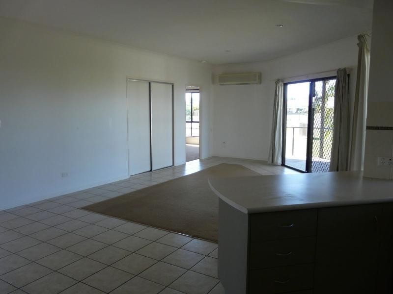 1 Robert John Circuit, Coral Cove QLD 4670