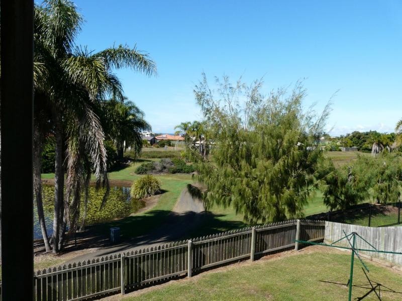 1 Robert John Circuit, Coral Cove QLD 4670