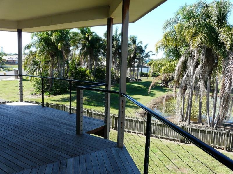 1 Robert John Circuit, Coral Cove QLD 4670