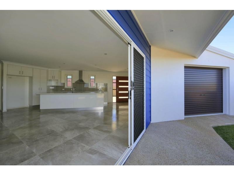 Unit 2/6 Backhill Drive, Coral Cove QLD 4670