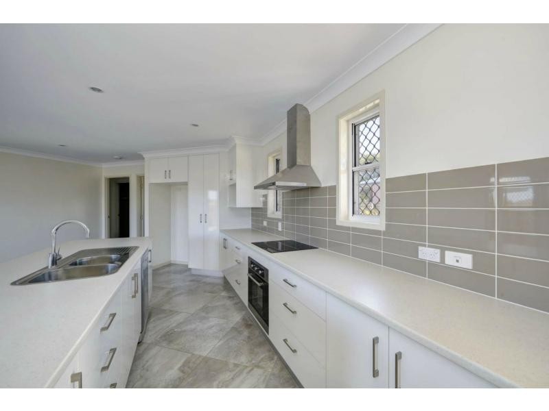 Unit 2/6 Backhill Drive, Coral Cove QLD 4670