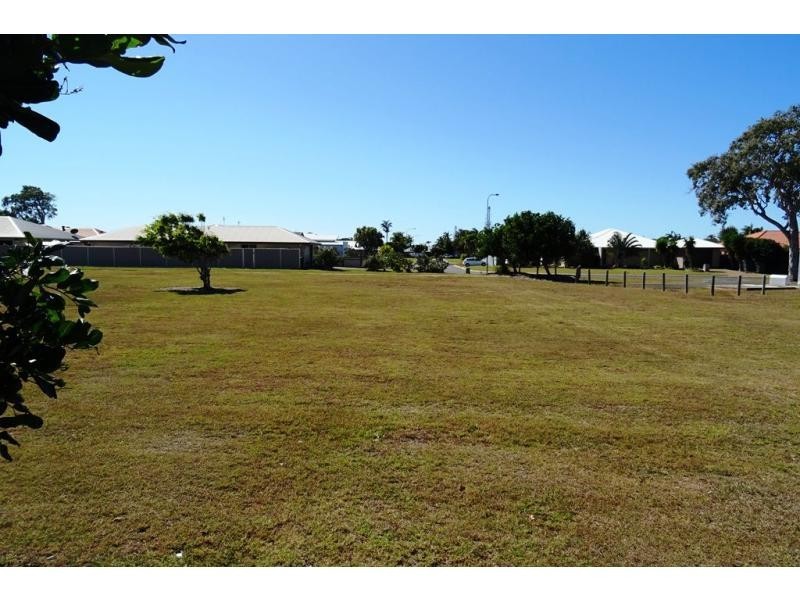 114 Fairway Drive, Golf Links Estate, Bargara QLD 4670