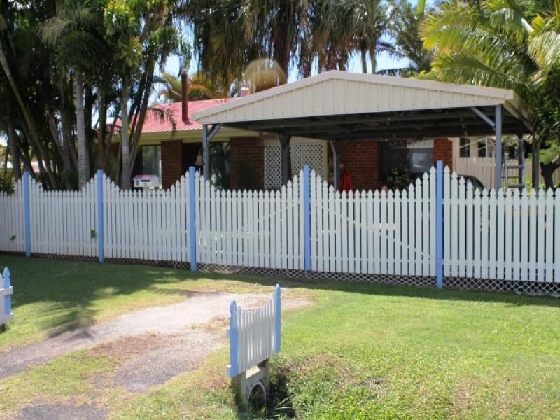 12 OCEAN Street, Burnett Heads QLD 4670