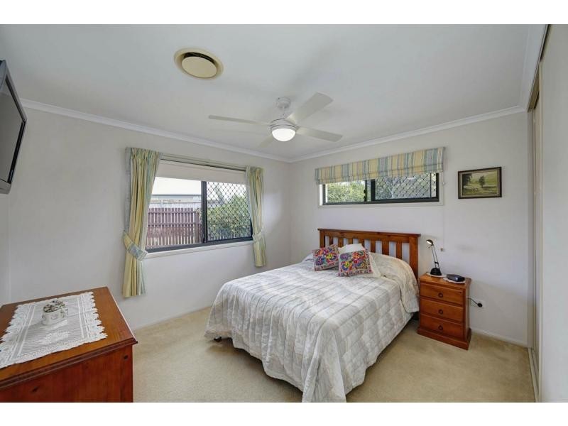 1 Meleisha Place, Coral Cove QLD 4670