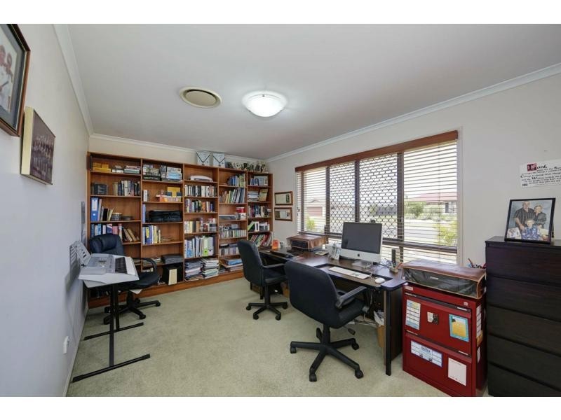 1 Meleisha Place, Coral Cove QLD 4670