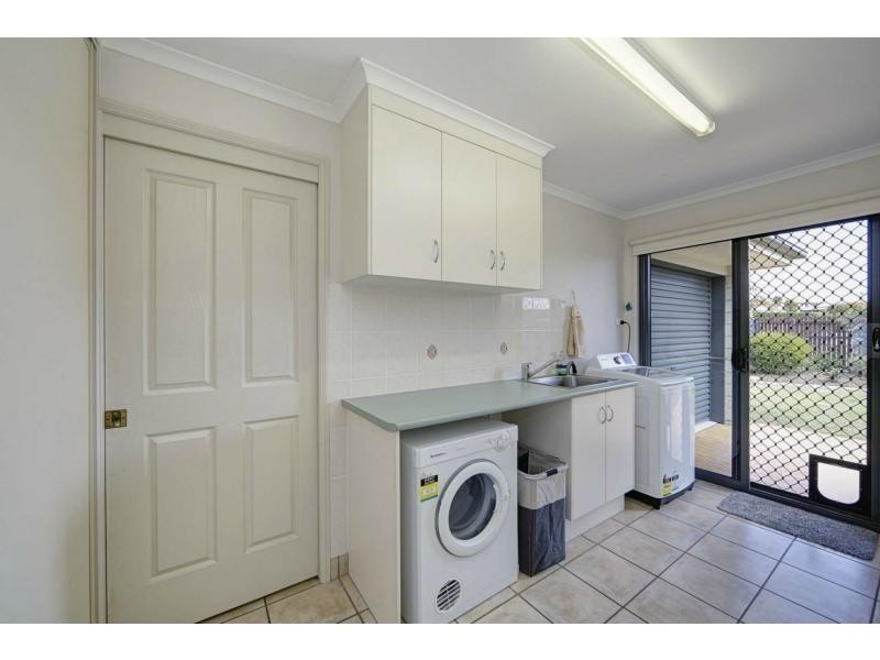 1 Meleisha Place, Coral Cove QLD 4670