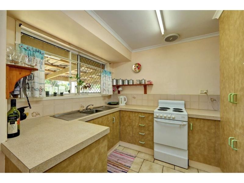 6 Leddy Crescent, Bargara QLD 4670