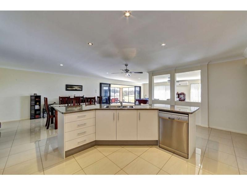 44 Bisdee Street, Coral Cove QLD 4670