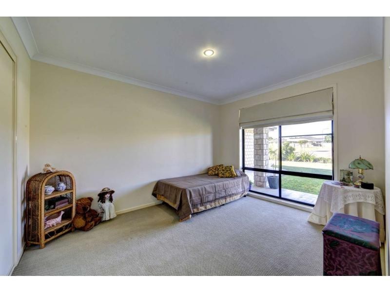 44 Bisdee Street, Coral Cove QLD 4670