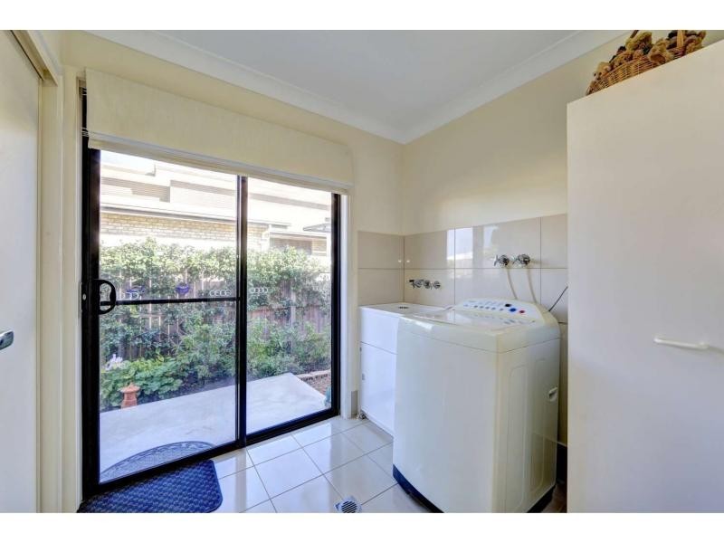 44 Bisdee Street, Coral Cove QLD 4670