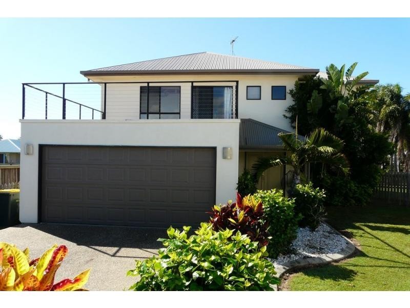 L1 Robert John Circuit, Coral Cove QLD 4670