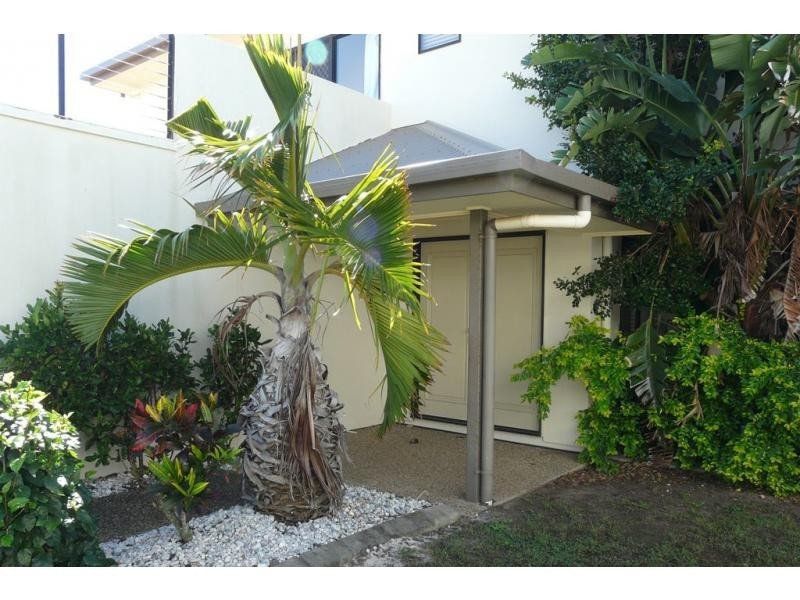 L1 Robert John Circuit, Coral Cove QLD 4670