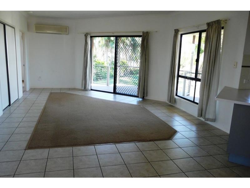 L1 Robert John Circuit, Coral Cove QLD 4670