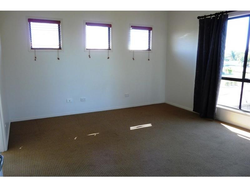 L1 Robert John Circuit, Coral Cove QLD 4670