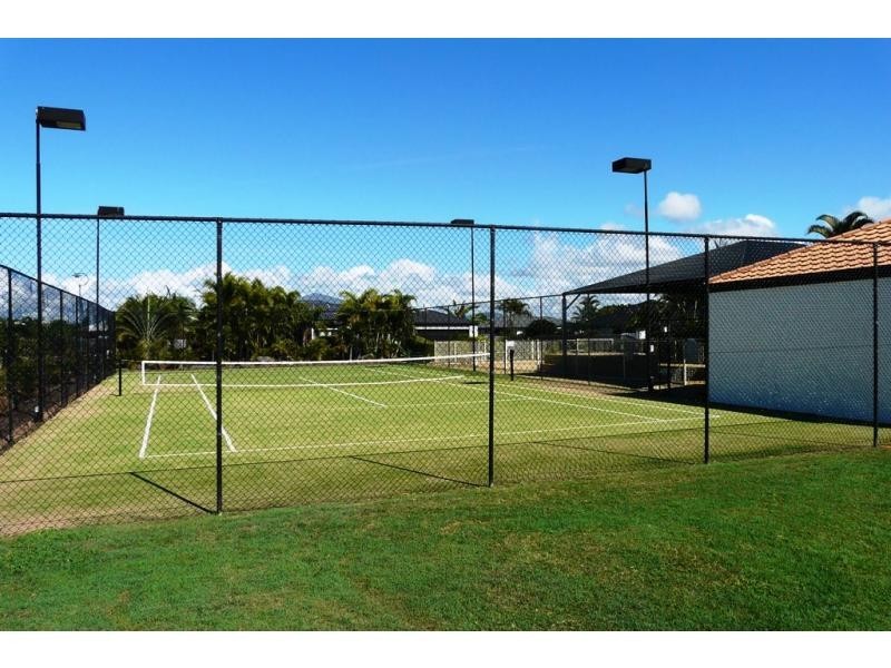 L1 Robert John Circuit, Coral Cove QLD 4670