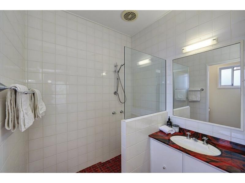 1 Anthonys Rest, Qunaba QLD 4670