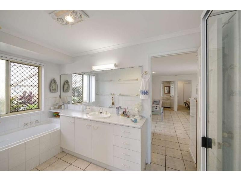 4 Elkington Avenue, Bargara QLD 4670