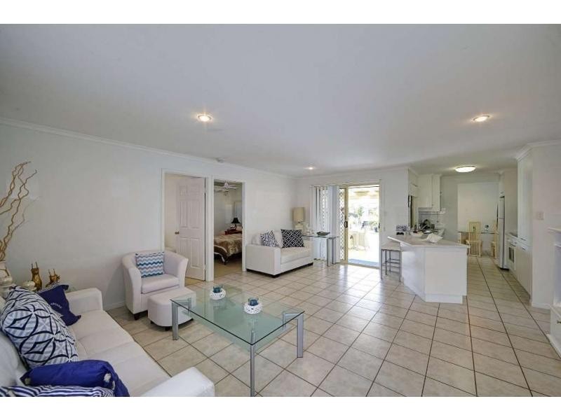 4 Elkington Avenue, Bargara QLD 4670