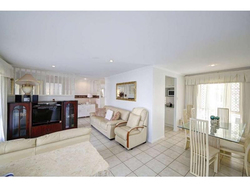 4 Elkington Avenue, Bargara QLD 4670