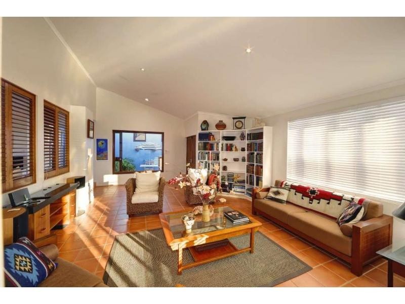 4 Arthur Brown Court, Coral Cove QLD 4670