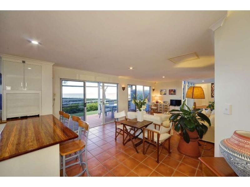 4 Arthur Brown Court, Coral Cove QLD 4670