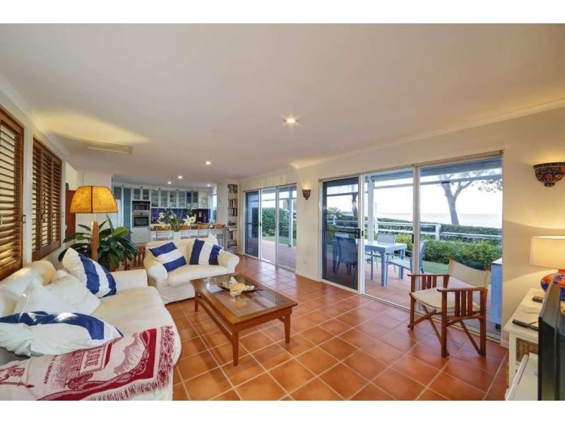 4 Arthur Brown Court, Coral Cove QLD 4670