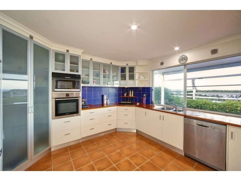 4 Arthur Brown Court, Coral Cove QLD 4670