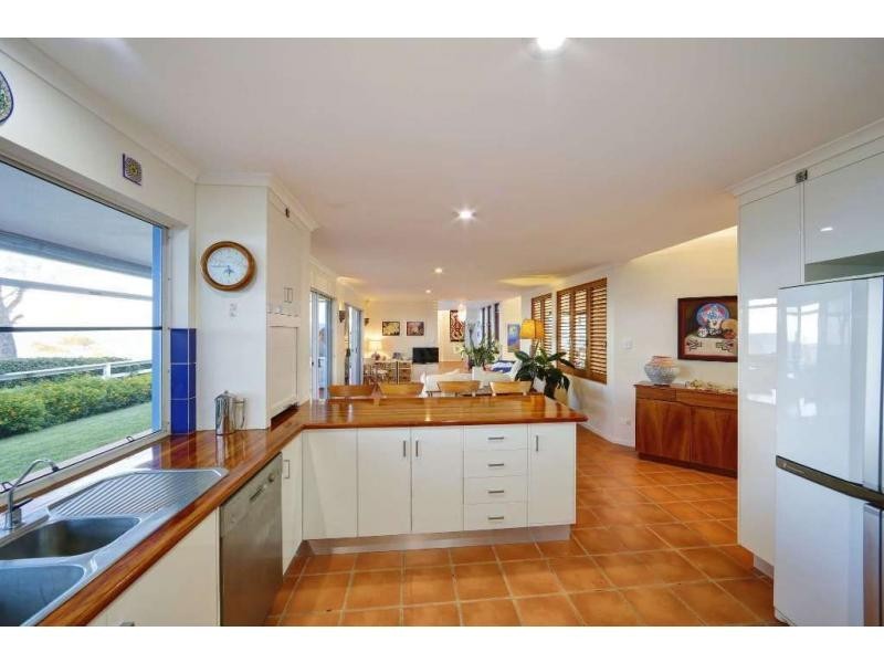 4 Arthur Brown Court, Coral Cove QLD 4670