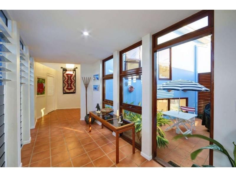 4 Arthur Brown Court, Coral Cove QLD 4670