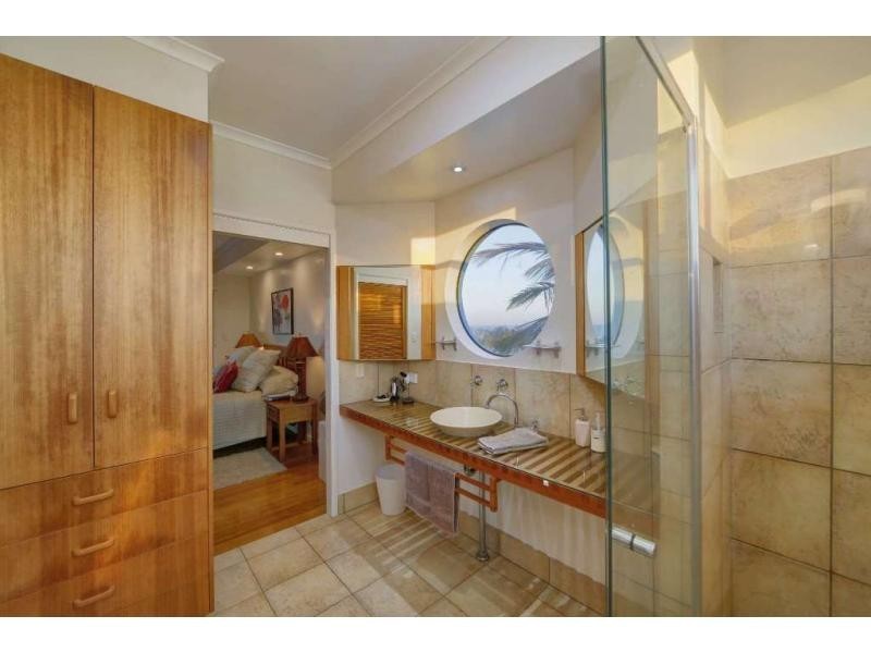 4 Arthur Brown Court, Coral Cove QLD 4670