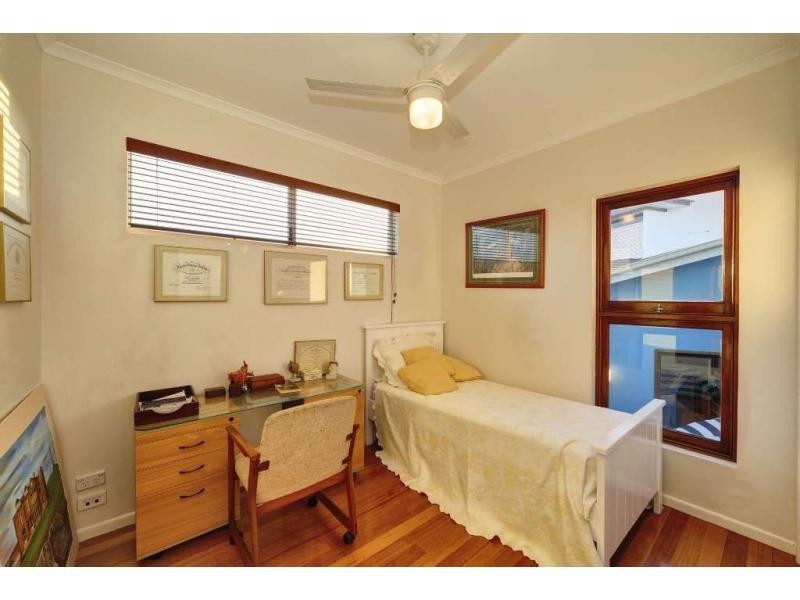 4 Arthur Brown Court, Coral Cove QLD 4670